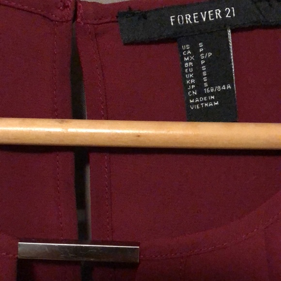 Forever 21 Sleeveless blouse Small - Picture 3 of 3